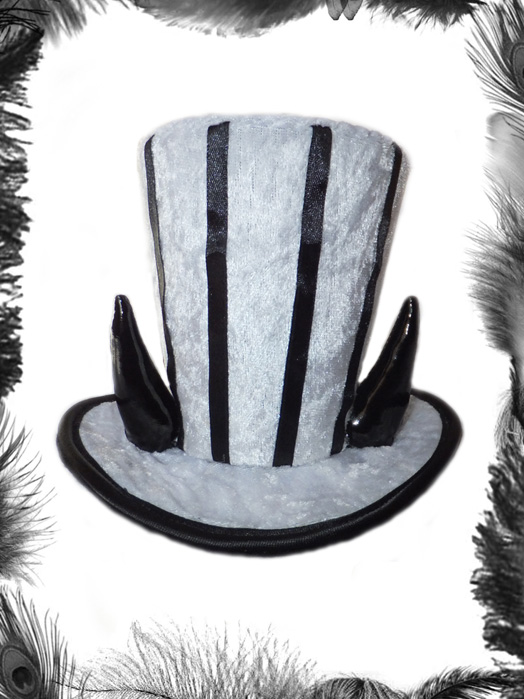 horns mini top hat, gothic circus